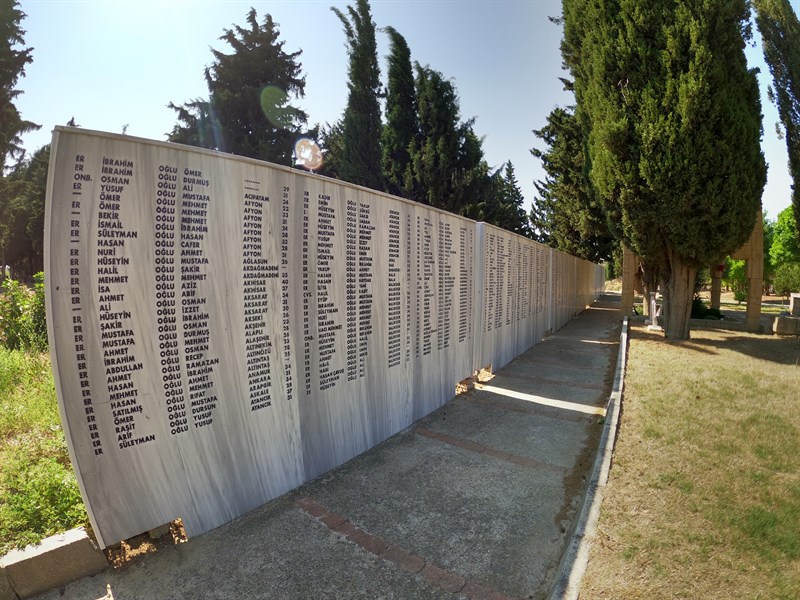 Büyük Anafarta Köy Şehitliği