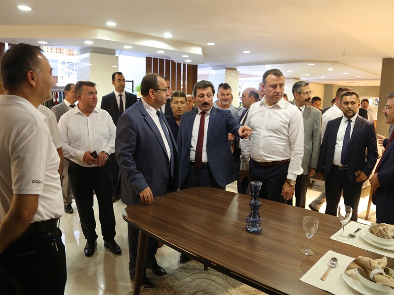 turkiye ve canakkale nin mobilya sektorunun gururu dogtas a istihdama katki ziyareti