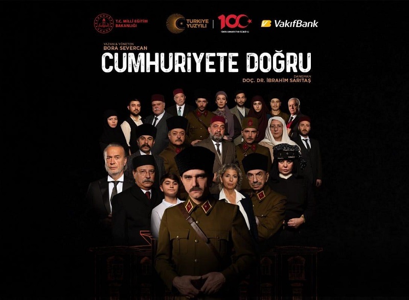 "Cumhuriyet'e Doğru" Adlı Tiyatro Oyunu Çanakkale’de Sahnelendi